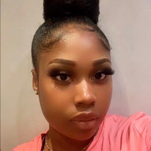 Meet your Posher, Niya